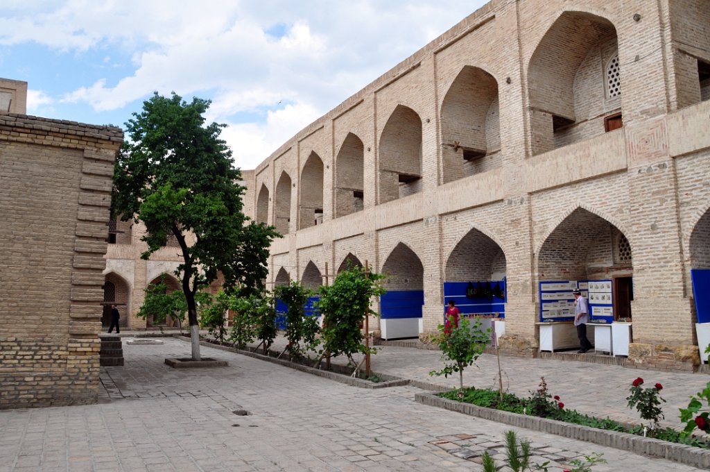 23 Bukhara - madrasa Kukheldash.JPG